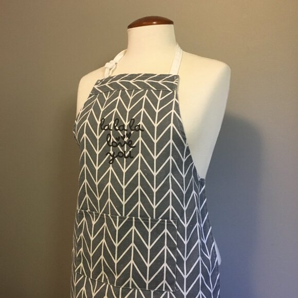 La La La Love You Arrow Apron - Picture 4 of 5